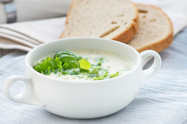 Kr&auml;uterk&auml;se-Suppe