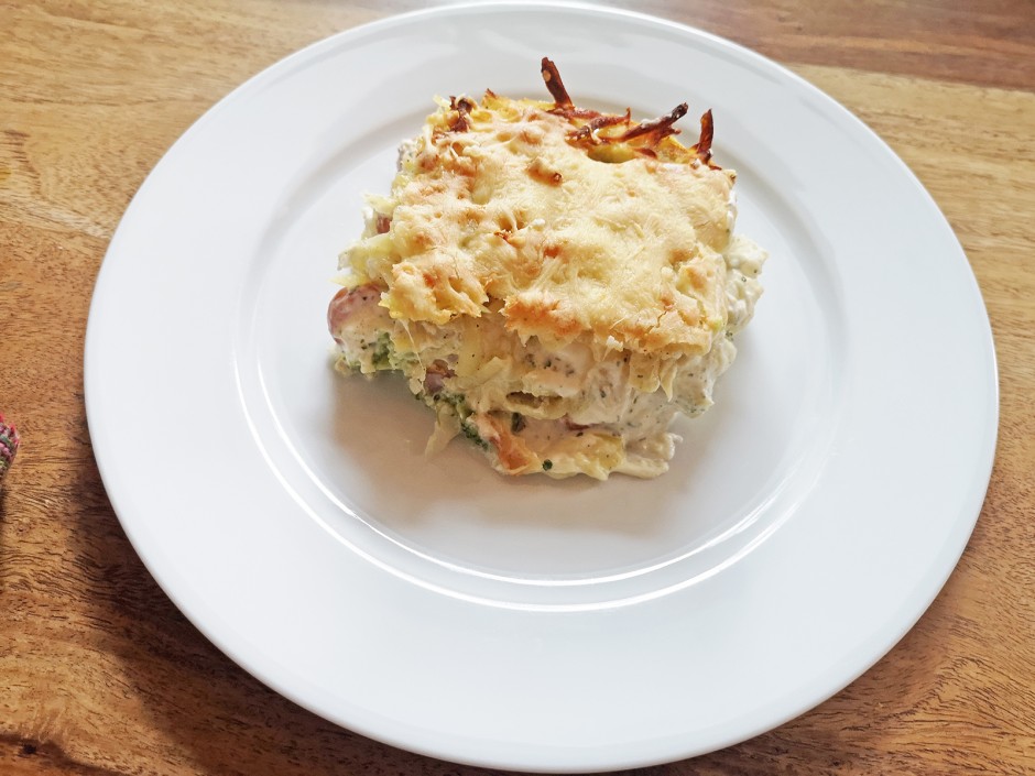 Überbackener Karfiol-Würstelauflauf