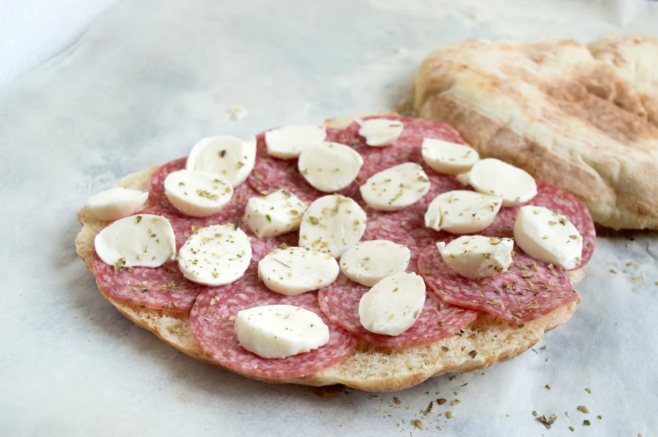 Fladenbrot &agrave; la Pizza