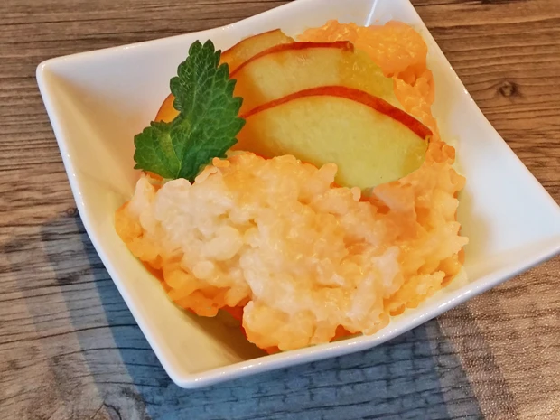 Nektarinen-Milchreis Dessert