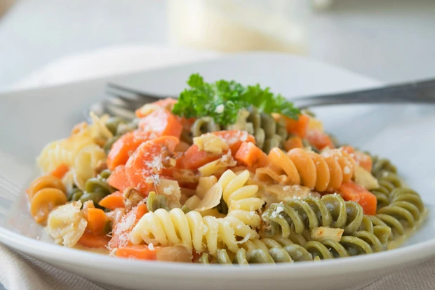 Gem&uuml;se-Spirelli mit K&auml;se