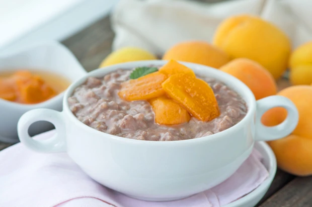 Schoko-Milchreis mit Marillenkompott