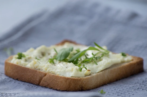 &Uuml;berbackene Schafk&auml;se-Brote