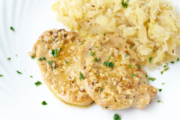 Schweinesteak mit Sauerkraut