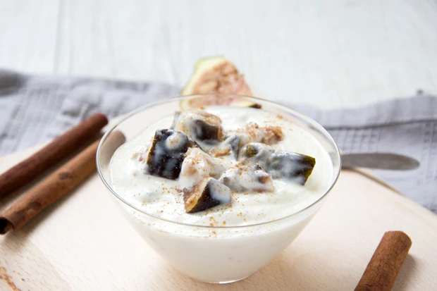 Joghurt mit gebratenen Feigen
