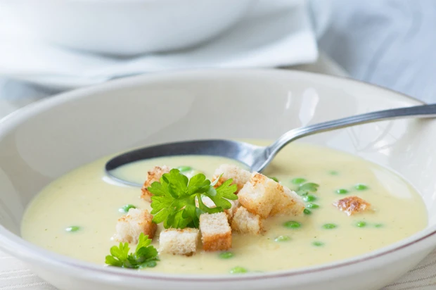 Gemüsesuppe mit selbstgemachten Croutons