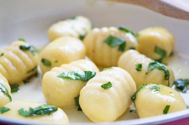 Italienisches Kartoffelgnocchi mit Kräutern