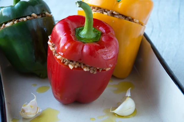 Vegan gefüllte Paprika