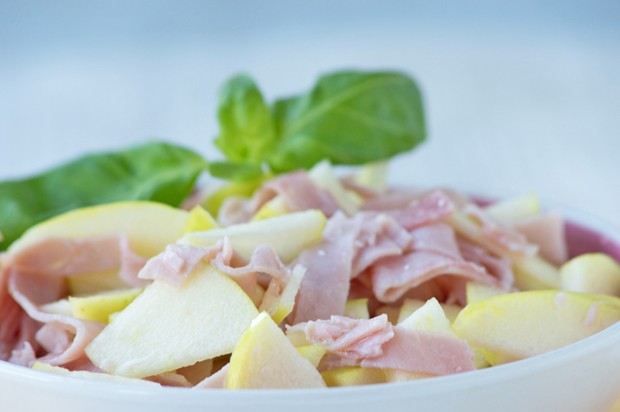 Schinken-Apfelsalat
