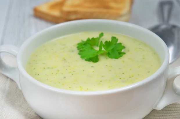 Brokkoli-Kokos-Suppe