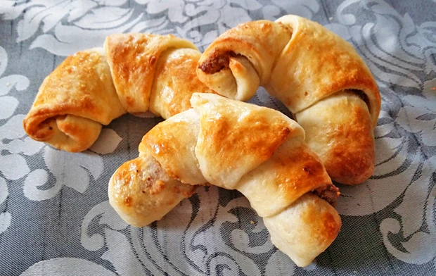 Nusskipferl mit Erd&auml;pfelteig