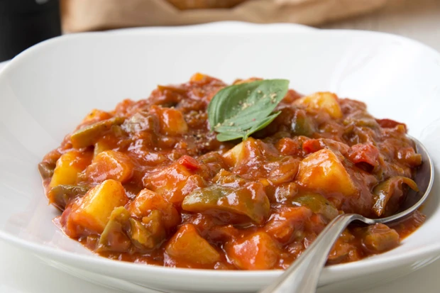 Paprika-Erdäpfel-Gulasch