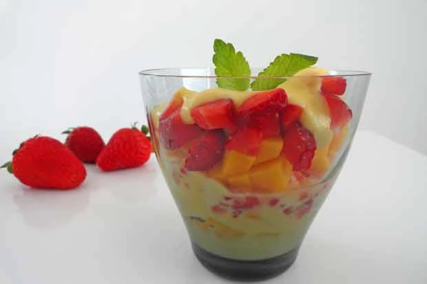 Erdbeer-Mango-Dessert