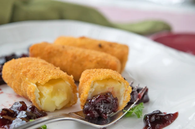 Gebackener Camembert mit Kirschenchutney