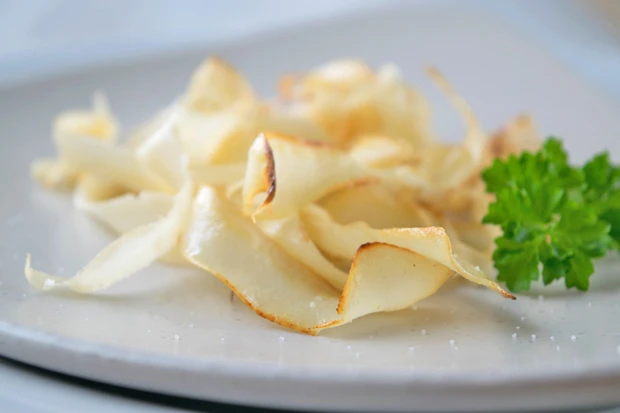 Petersilienwurzel-Chips