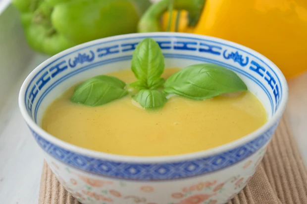 Safran-Paprikarahmsuppe