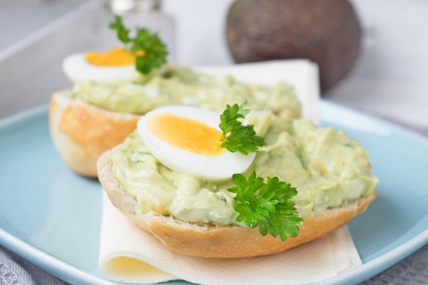 Brimsen-Aufstrich mit Avocados und Eiern