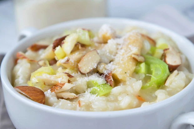 Spargelrisotto mit Mandelsplittern