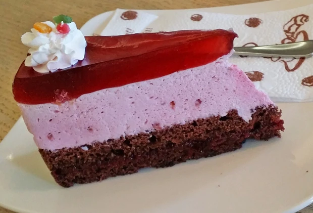 Topfen-Mohn-Himbeertorte