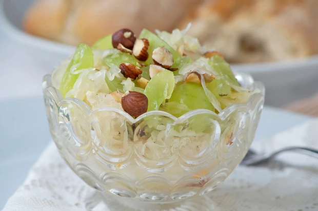 Sauerkrautsalat mit Weintrauben