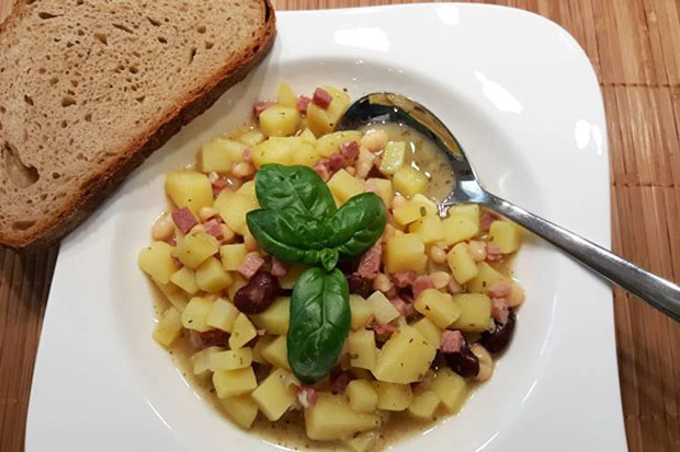 Bohnen-Speck-Eintopf