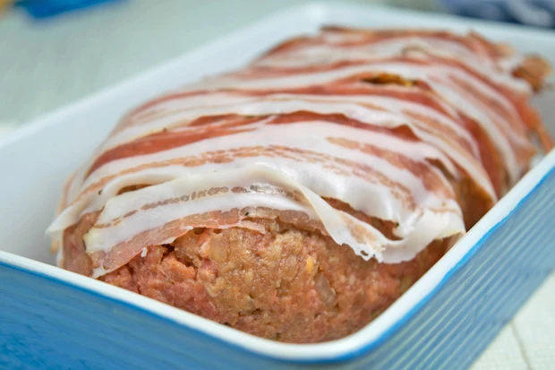Faschierter Braten im Speckmantel