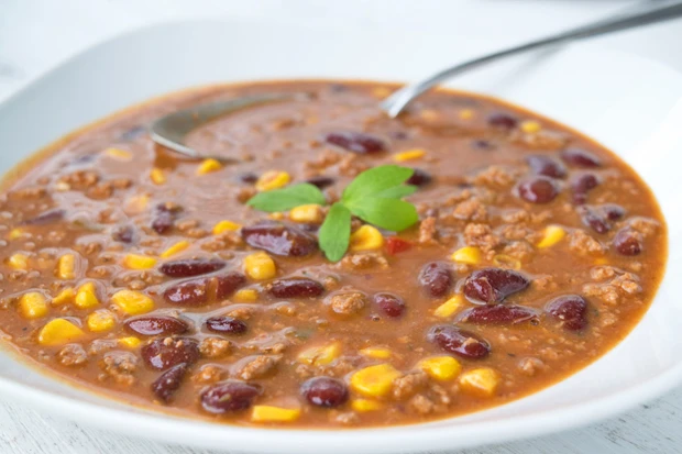 Chili mit Vollkorntortillas