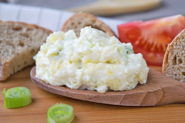 Erd&auml;pfelkas mit Sauermilch