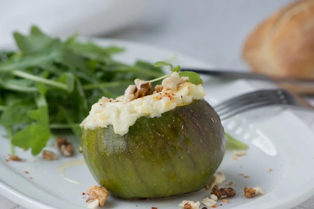Feigen mit Ziegenk&auml;se und Honig