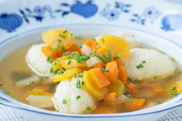 Gemüsesuppe mit Nockerl
