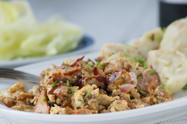 Eierschwammerl mit Ei und Knödel