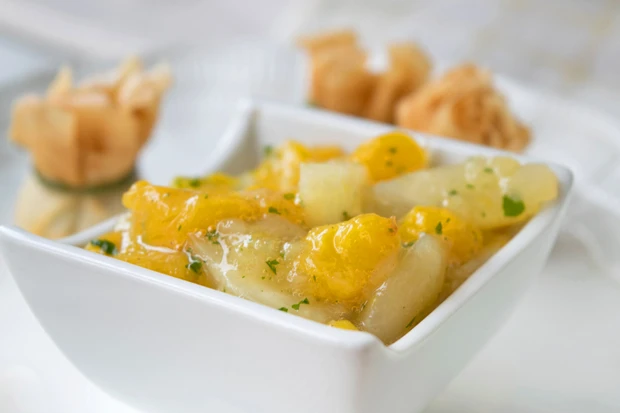 Salsa mit Ananas und Mango