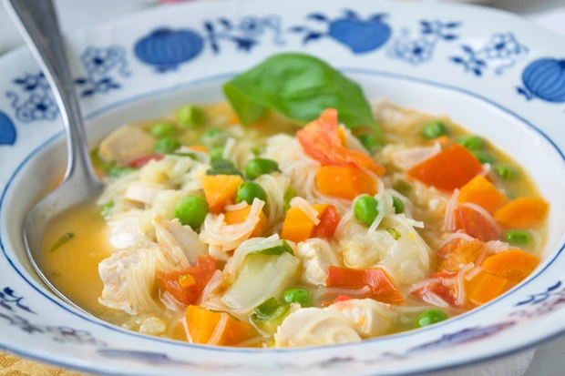 Suppe mit Pute und Gemüse