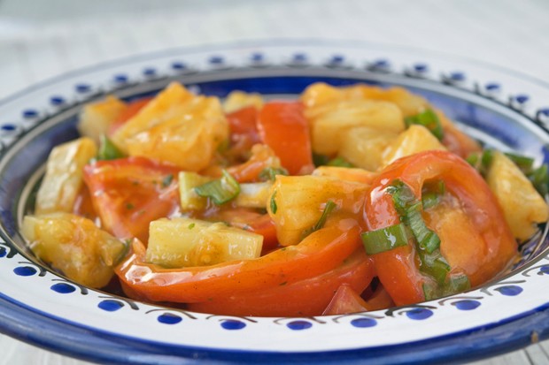 Tomaten-Ananas-Salat