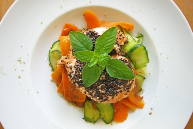 Lachs in Sesamkruste