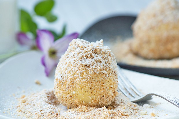 Marillenknödel mit Brandteig