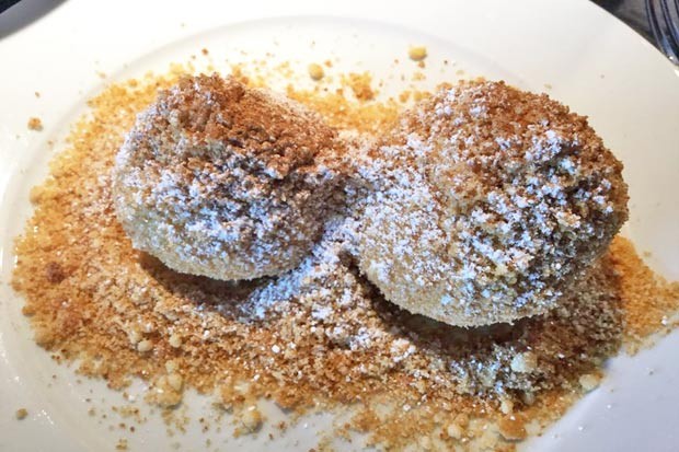 Marillenknödel mit Brandteig