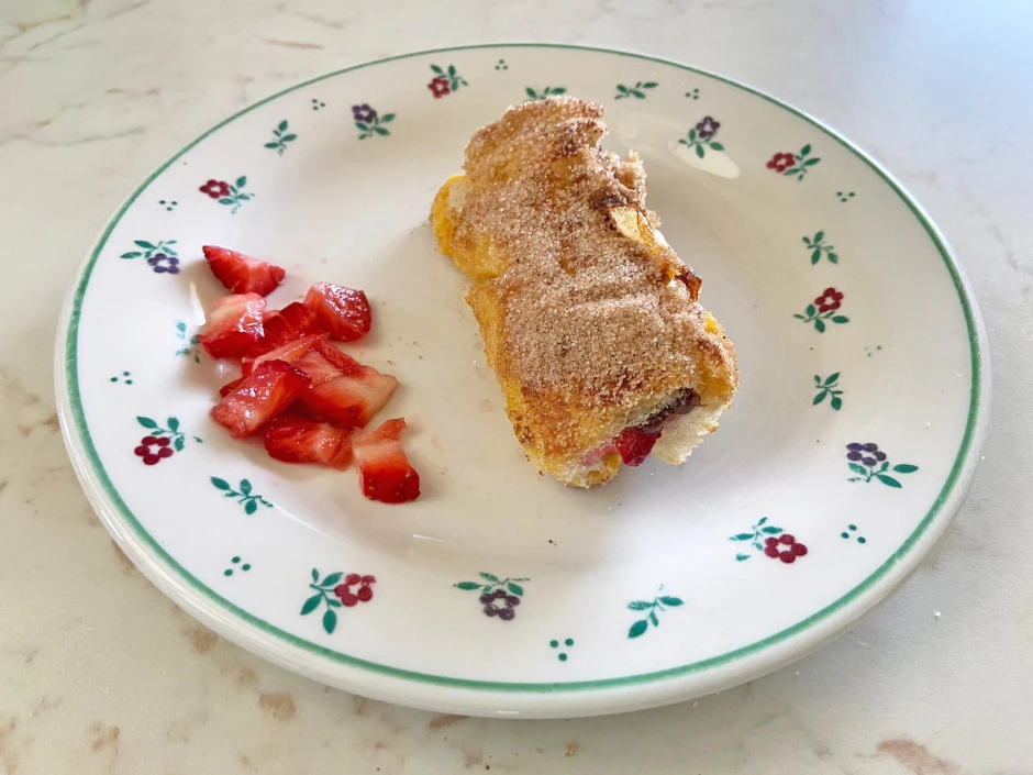 French-Toast-Rollen mit Nutella-Erdbeeren