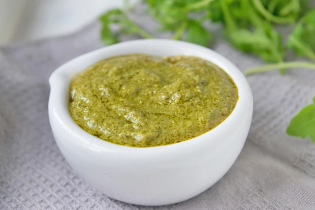 Brennnessel-B&auml;rlauch-Pesto