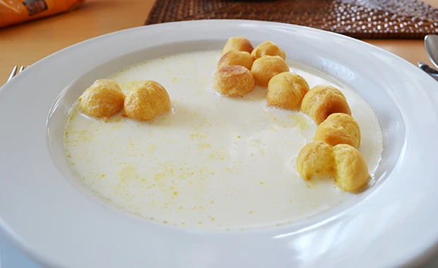 K&auml;secremesuppe