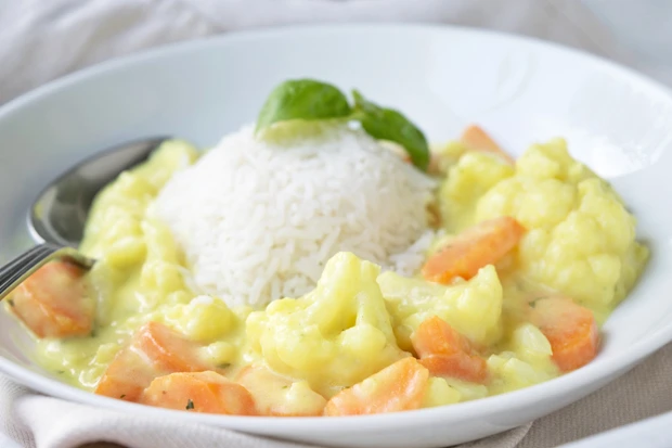Curry mit Karfiol und Karotten