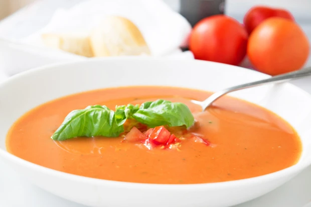 Tomatensuppe mit Ingwer