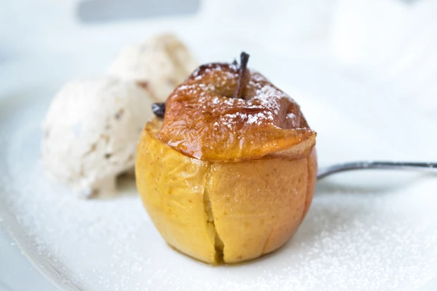 Brat&auml;pfel mit Honig und N&uuml;ssen