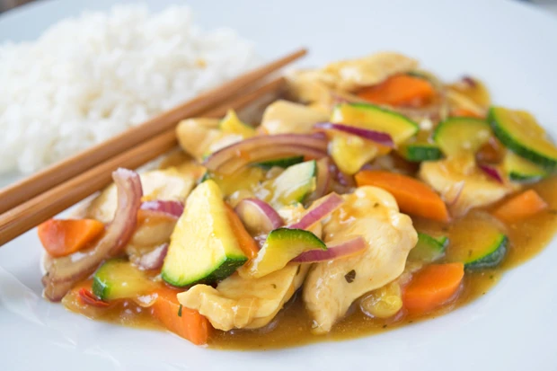 S&uuml;&szlig; saures Huhn mit Chili