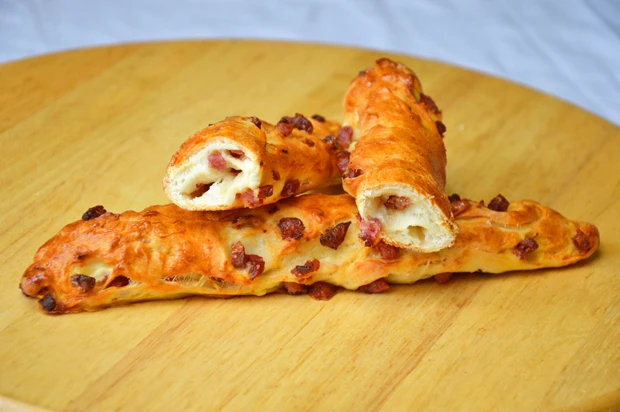 Speck-Zwiebel-Stangerl
