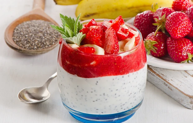Chia-Erdbeer-Bananen Pudding