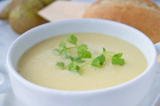 Kartoffel-Suppe mit Birnen