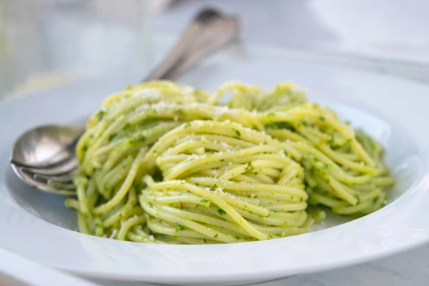 Basilikum-Pesto nach Mail&auml;nder Art