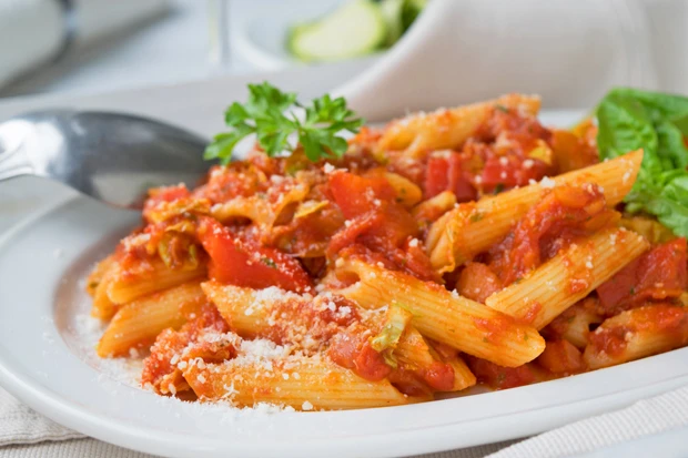 Penne mit Tomatensauce