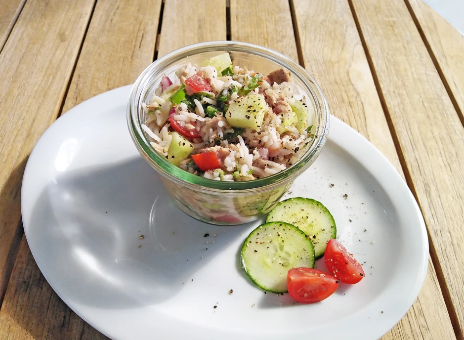 Reissalat mit Thunfisch